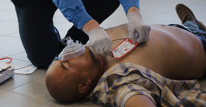 The Beginner's Guide to CPR and AED The Beginner's Guide to CPR and AED
