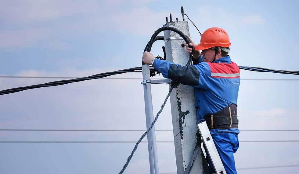 Ladder Safety For Electric Utilities Ladder Safety For Electric Utilities