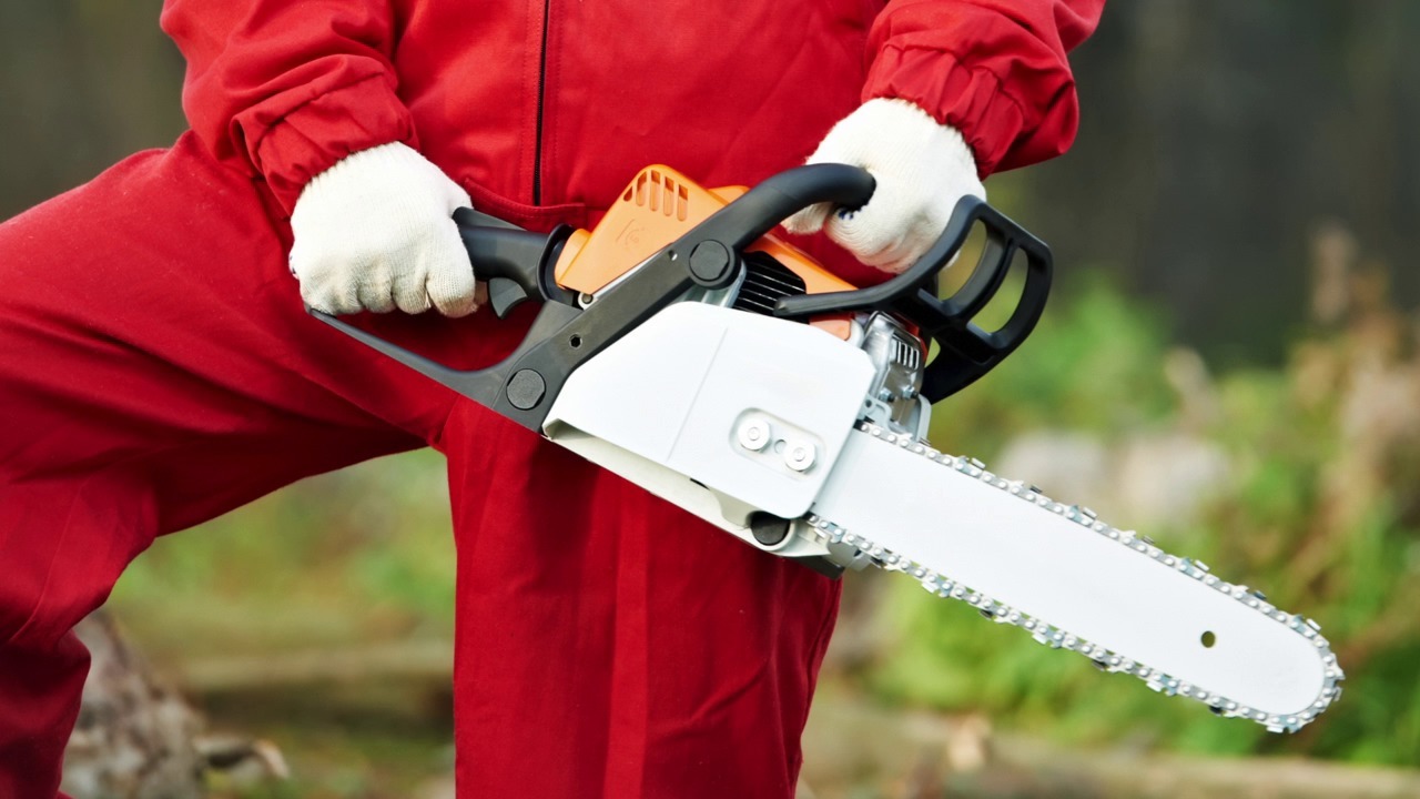 Safe Operation of Chainsaws Safe Operation of Chainsaws